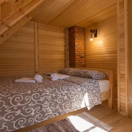 Arielove Kolibe شاليه موكرا غورا